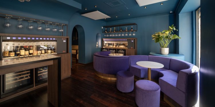 A Milano apre Reverso, locale dedicato ai vini al calice