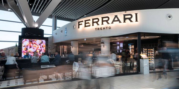 Ferrari Trento apre Spazio Bollicine all’aeroporto di Roma Fiumicino