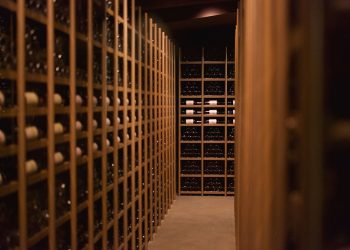 Giacenze a +8,4% nelle cantine italiane. Stock ai massimi da 4 anni