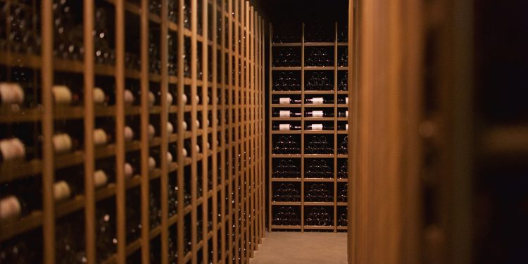 Giacenze a +8,4% nelle cantine italiane. Stock ai massimi da 4 anni